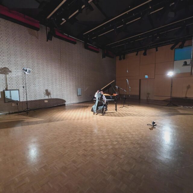 We filmed a live piano session for Hwan Hee Kim at the stunning Royal Northern College of Music 🎥

What an incredible piece to capture! We filmed with 4 cameras while recording the live audio, and we can't wait to share the finished result.

In the meantime, here's a little behind-the-scenes look... 👀