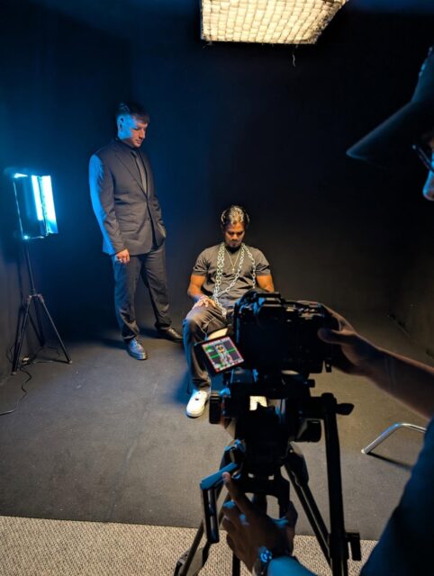 Now the official music video is out for "Who Holds Me" by @thenixnofficial 🔥

We can show you some behind the scenes from the shoot 🎥

All shot in our Manchester City Centre Studio. For the full video head to their profile.... 🙌