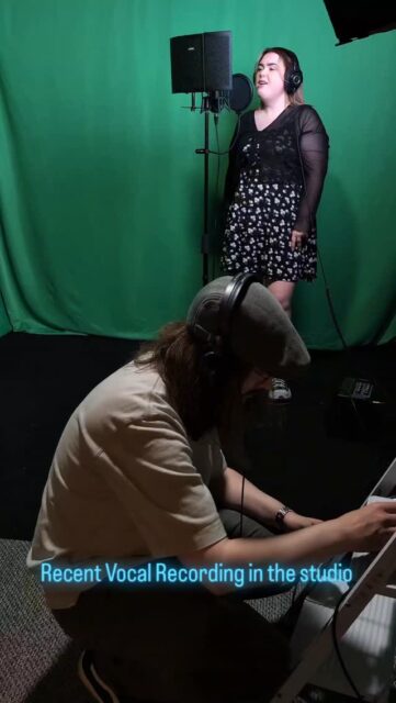 Had a great session in the studio recently recording vocals for a promo video we’ve been working on with @lmstarevents 🎙️

Here’s a little behind-the-scenes look at the session 👀