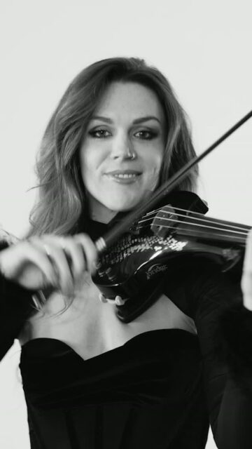 We thought we’d start the week with a little throwback to this promo video we created with the sensational @laurencharlotteviolin 🎥🔥

Here she is performing Human 🎶✨

Looking for a video like this? We can create something similar in our studio or take the production on location — whatever works best for you.

DM us or hit the link in our bio to get started 🙌