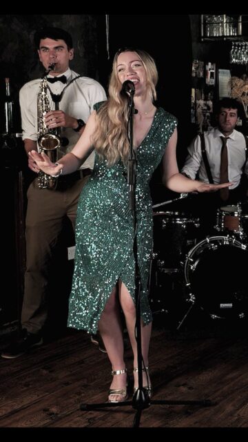 New Week! New Promo! 🔥
@thealchemistslive was absolutely brilliant as always whilst filming their brand new promotional video 🎥
They smashed it and it was great to work with some familiar faces from other projects.
Need a new promo video? Click the link in the bio or DM us to get started 🙌