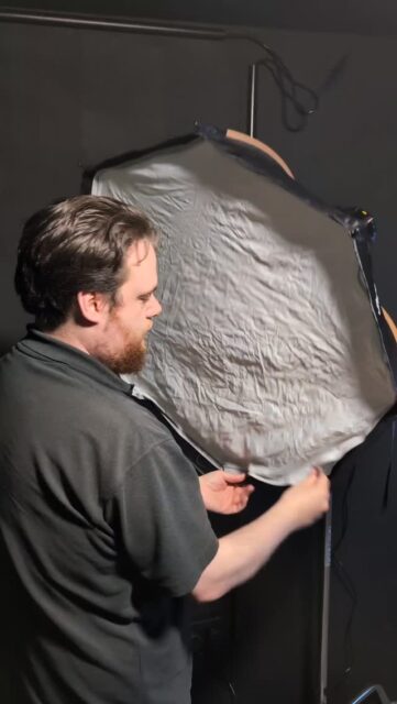 Setting up the studio for a green screen shoot—here’s a little behind-the-scenes 👀

We handle everything before you even arrive, so you can focus on creating your content.

Drop us a message to book 🎬