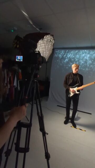 Take a look behind the scenes in the studio 👀🎥

Then check out the final music video we produced for @mercykellyofficial — “Speak Too Soon” 🔥

Got a new track that needs a studio for the visuals?

Hit the link in bio or drop us a DM to get started 🎬