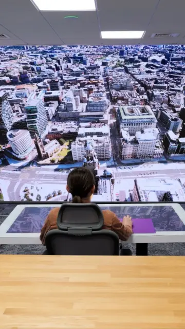 We filmed with @virtual_engineering_centre to see how they used Meta Liverpool to help Envisage Space. Meta Liverpool is a digital twin of the city and was impressive to see in person 

Throughout the day we gathered B-Roll, shot interviews and sent the drone up 🎥

The end results were two videos, a longer format and a social video which is here 🔥